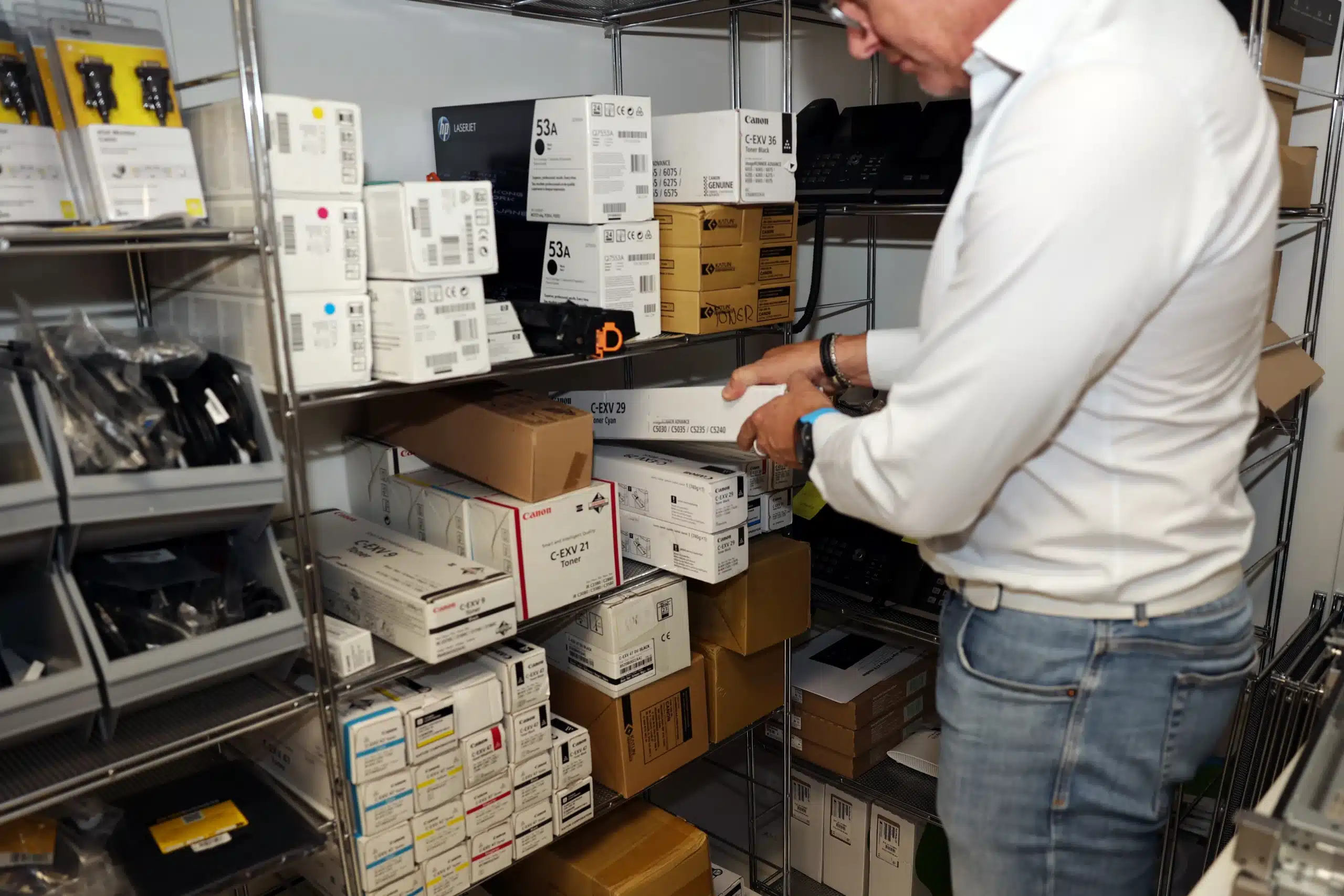 Voorraad Canon toners en onderdelen.